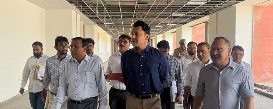 बुनकर मार्ट परियोजना में देरी पर सख्ती, गुणवत्ता व समयसीमा पर जोर